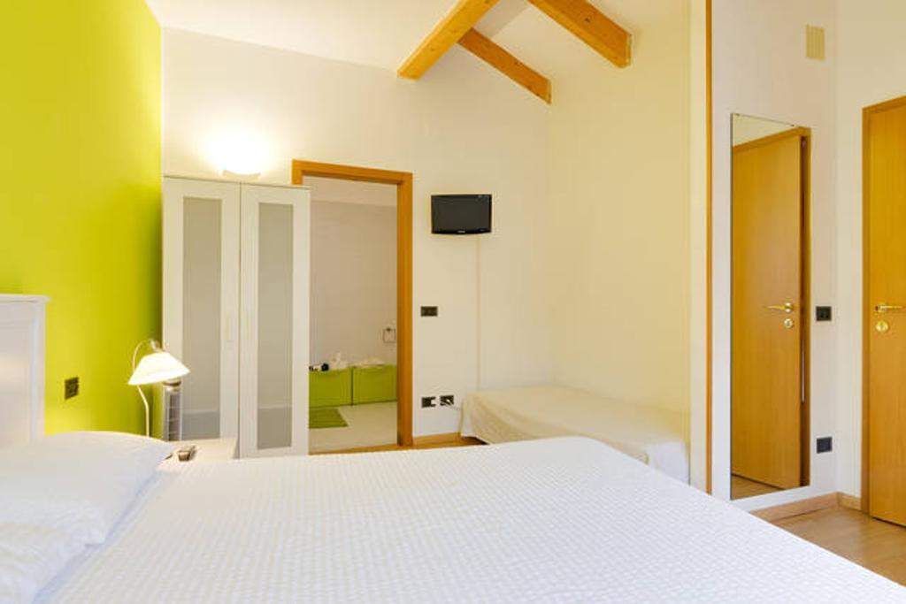 B&B Al Palazzo Malfatti เตรนโต ห้อง รูปภาพ