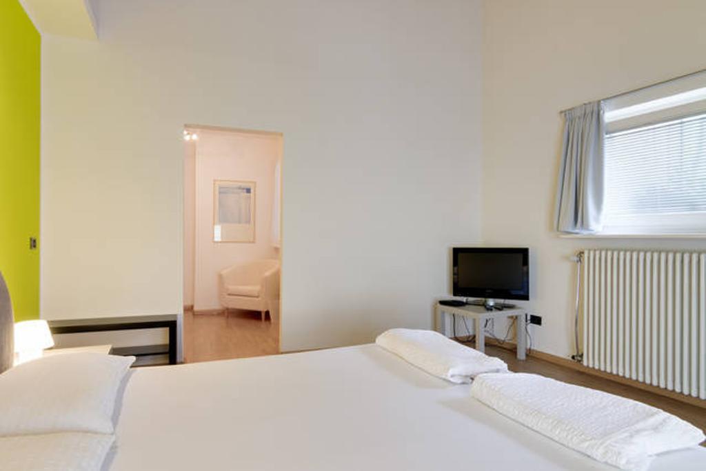B&B Al Palazzo Malfatti เตรนโต ห้อง รูปภาพ